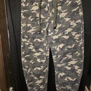 Women's Camouflage Jogger Pants